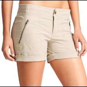 Athleta Trekkie shorts Sz 4 khaki